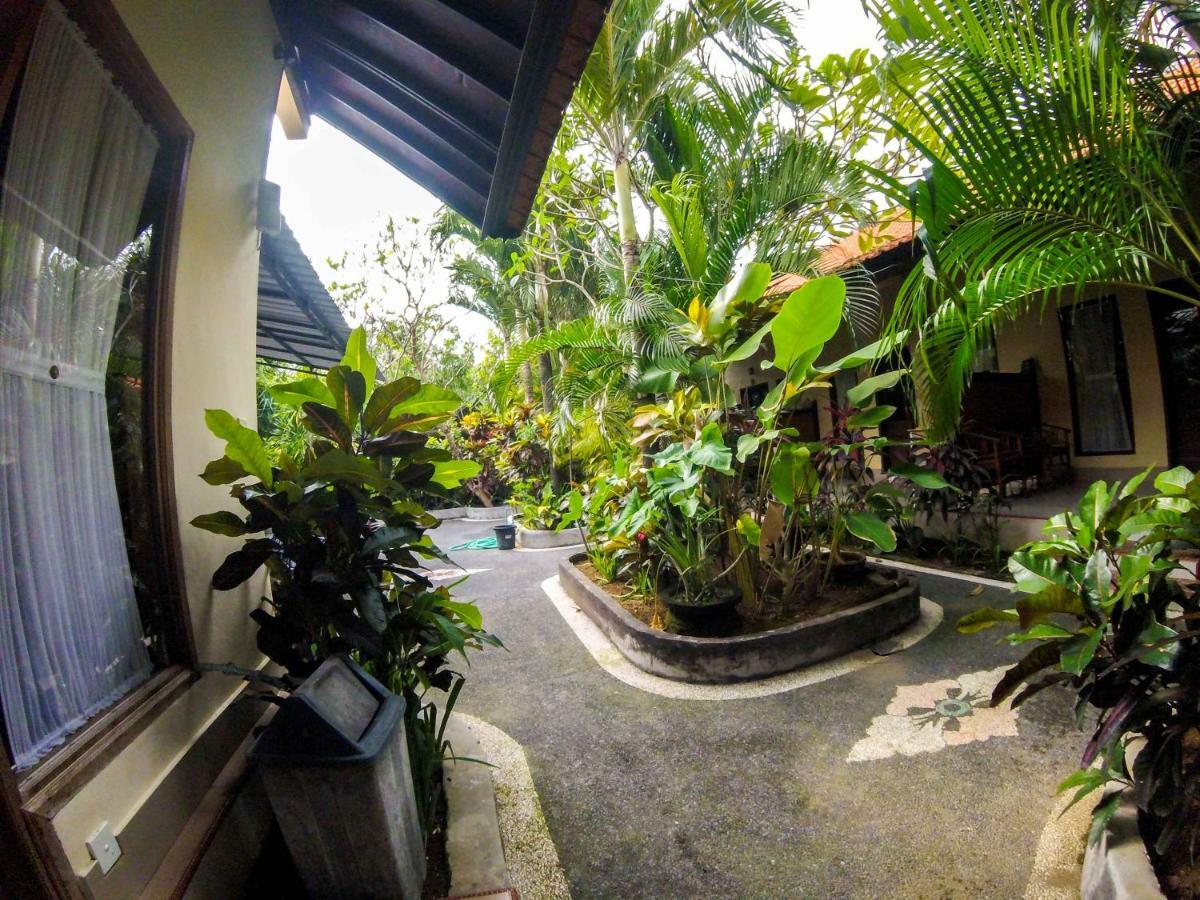 Putu Guest House Canggu Exterior foto